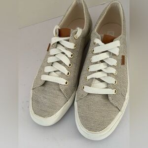 Keds WF67547 Jump Kick Linen Flck/Oatmeal color sneaker size 7.5. Nice shape!